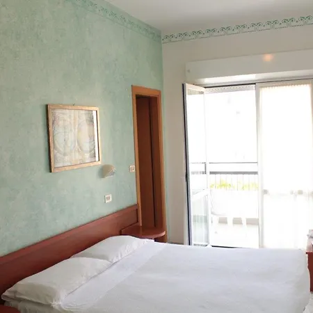 فندق Junior ريتشيوني